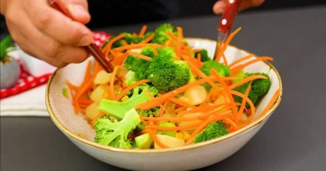 Salada Cremosa de Batata e Brócolis - Imagem do artigo original